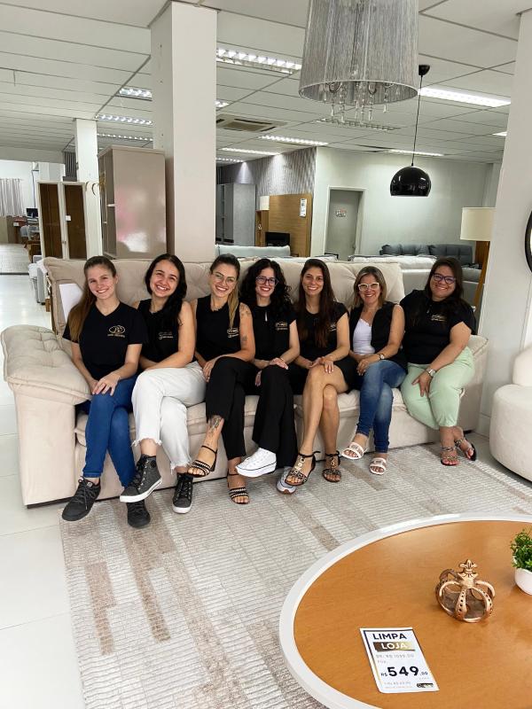A JA Móveis comemora 25 anos neste mês de junho. Na foto, parte da equipe de Dois Irmãos