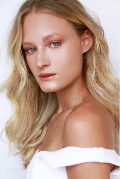 A modelo Tayline Budinsky Cardenal, 19 anos, está em São Paulo desde 2018