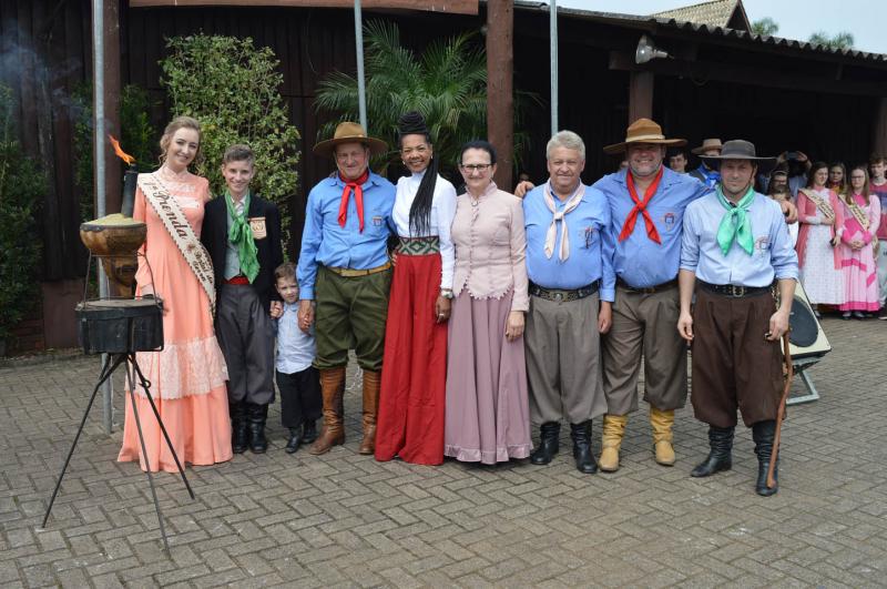 Abertura da Semana Farroupilha na ACTG Portal da Serra, no dia 14