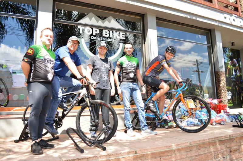 Ciclistas se uniram para tornar o Dia da Criança mais feliz