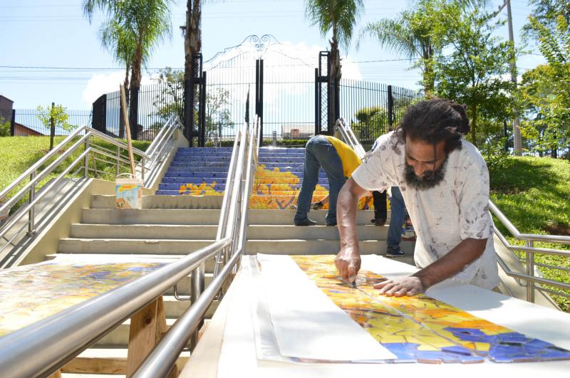 Escadaria do Parcão está ganhando um mosaico