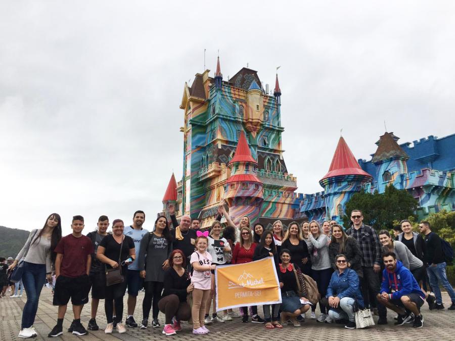 Agência oferece diversos pacotes de viagens em grupo, nacionais e internacionais