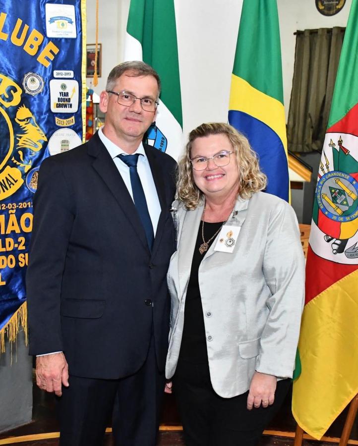 Airton Berlitz, atual presidente, com sua esposa Isabel