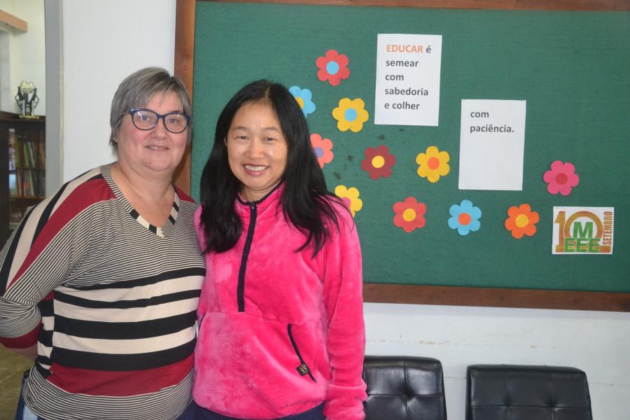 Andrea Blume (vice-diretora) e Tereza Mayumi Orita (diretora)