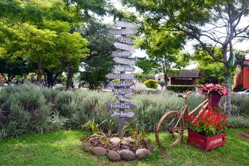 Praça Municipal recebe o público no fim de semana