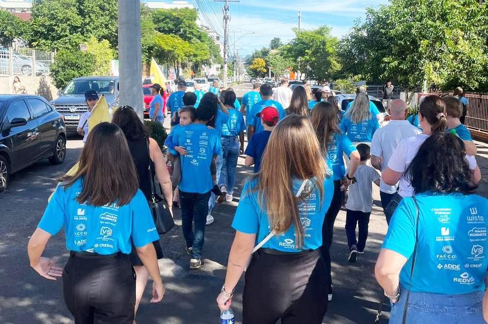 Antes da inauguração, ocorreu a Caminhada da Conscientização, na Av. 25 de Julho, no Centro (Foto: Divulgação)