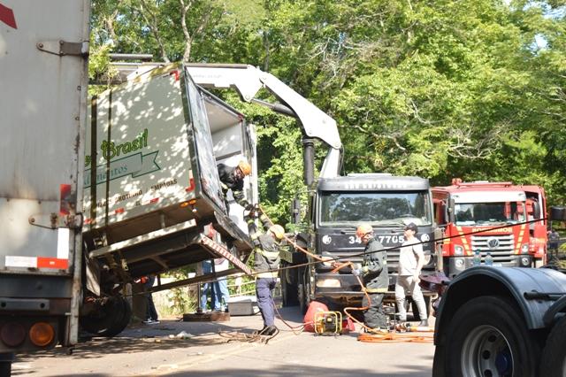 Ocorrência mobilizou equipes de socorro durante mais de 16 horas