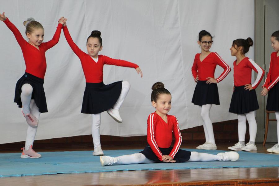 Apresentação de balé abrilhantou cerimônia de abertura