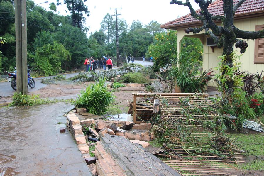 Área próxima à Ponte de Pedra foi uma das mais atingidas