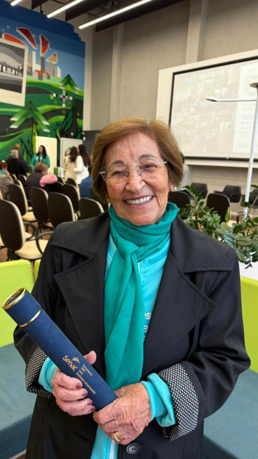 Arytha Elvira Larrossa Kutscher, de 93 anos, foi a participante mais longeva da turma