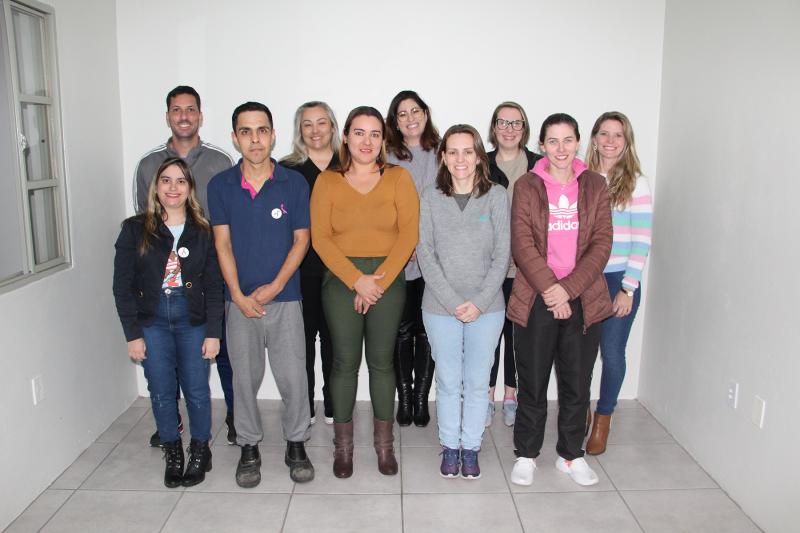 Na foto, integrantes da AMA: Lucas, Rosângela, Ana Paula, Mariele, Cláudia, Daniele do Couto, Carlos, Daniele Raquel, Amanda e Paola