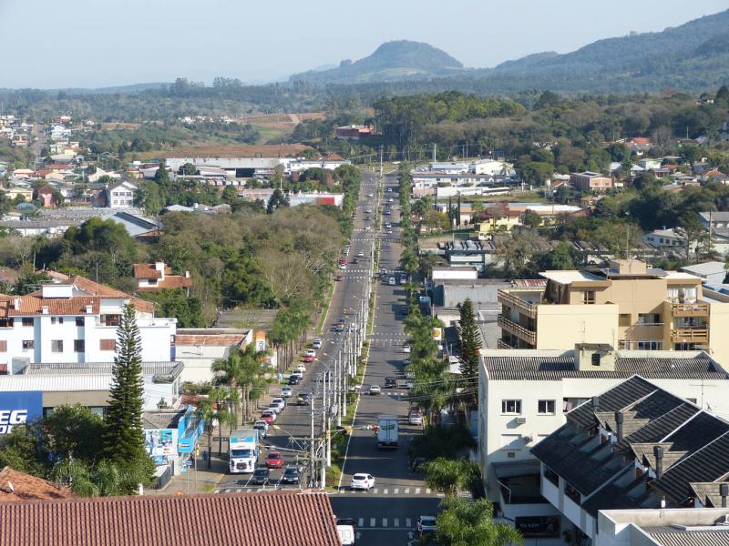 Via é uma das mais movimentadas da cidade