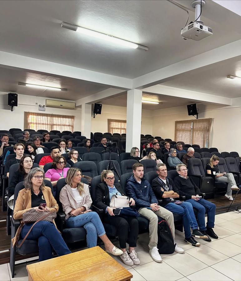 Bom público prestigiou a sessão na segunda-feira
