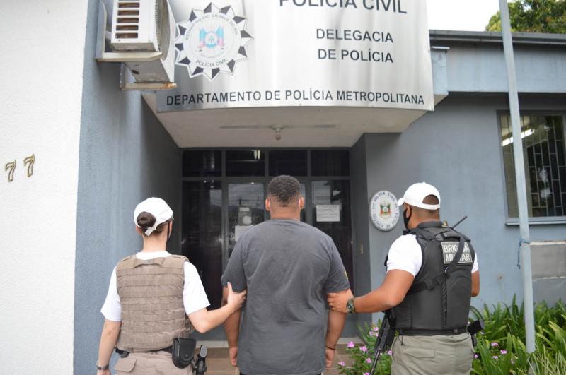 Preso foi conduzido à Delegacia de Polícia Civil