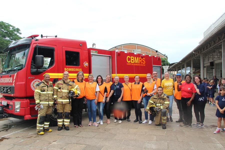 Brigadistas do colégio e Corpo de Bombeiros registraram a atividade, que foi realizada pela primeira vez na escola