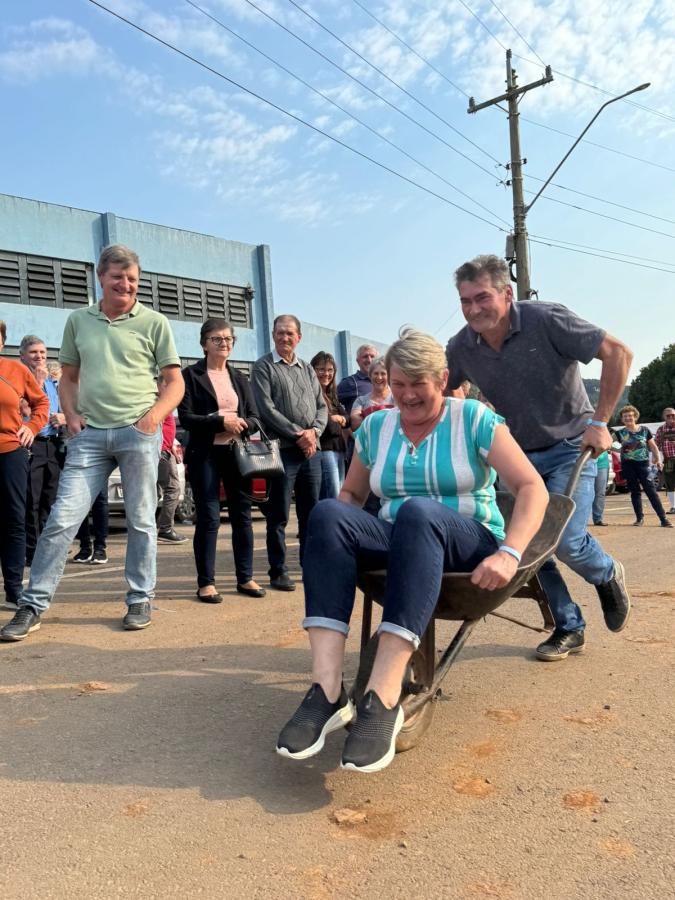 Brincadeiras divertiram os agricultores