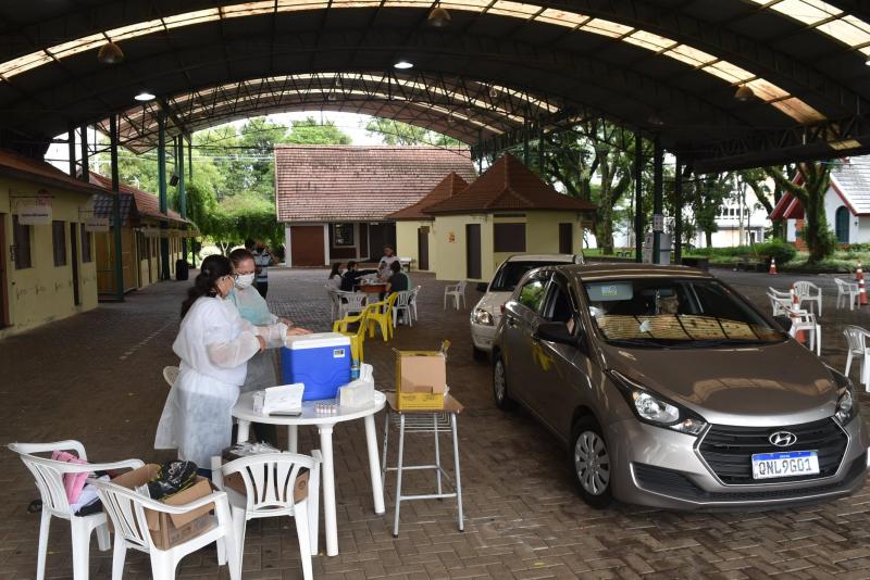 Dois Irmãos já aplicou mais de 2,4 mil doses de vacina contra Covid-19