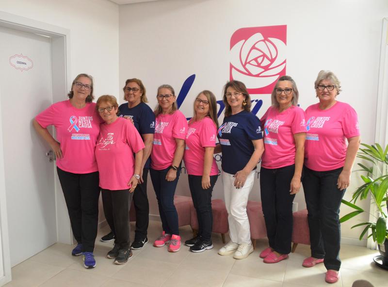 Já com suas camisetas, voluntárias iniciam as vendas nesta semana