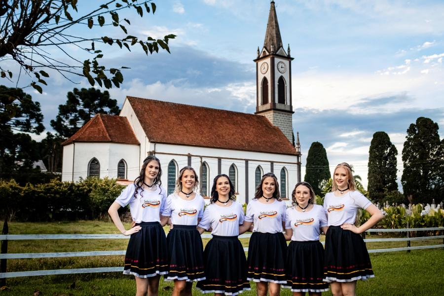 Candidatas Kerb Im Tannenwald