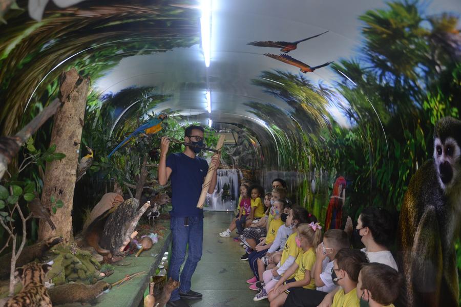 Carreta Amazônica esteve na escola na quinta-feira