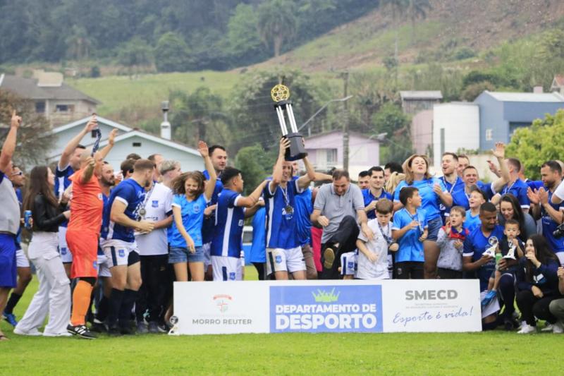 Campeões comemoram (Fotos: @claudiopehlke_)