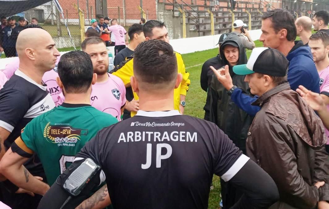 Chefe do Desporto (D) conversou com as equipes