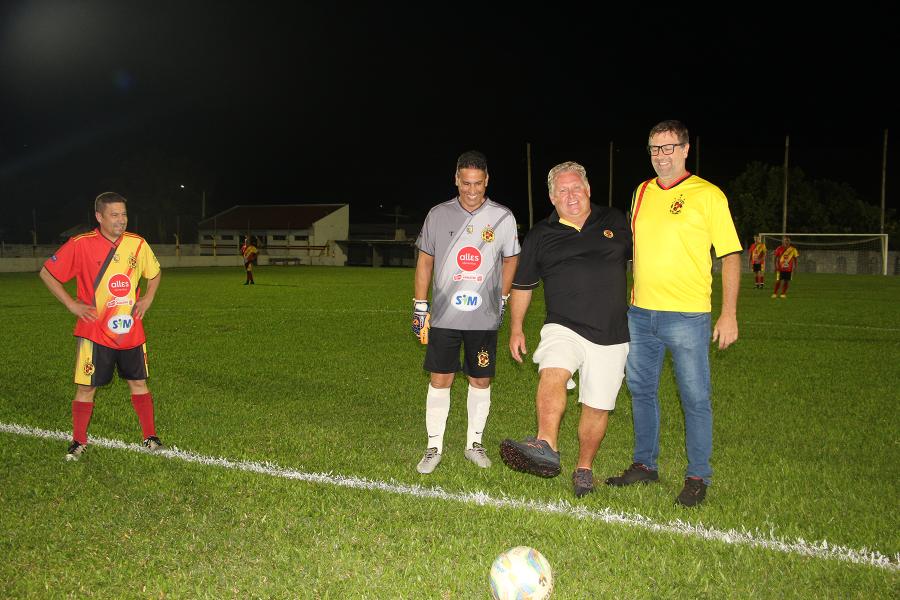 Claiton, Ique e Alexandre no pontapé inicial