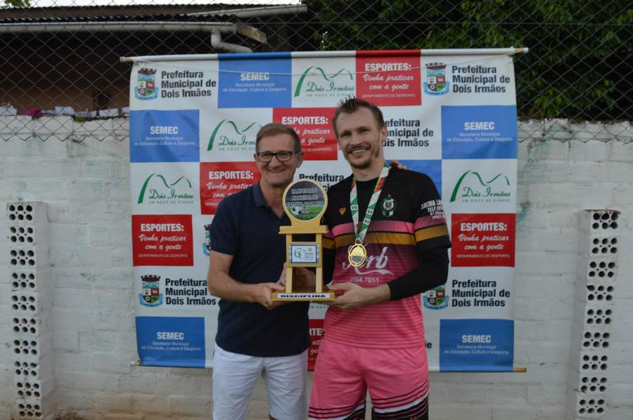 Colorido recebeu o Troféu Disciplina pelo Los Guapos