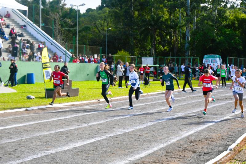Competição estadual de atletismo movimentou o Complexo Esportivo