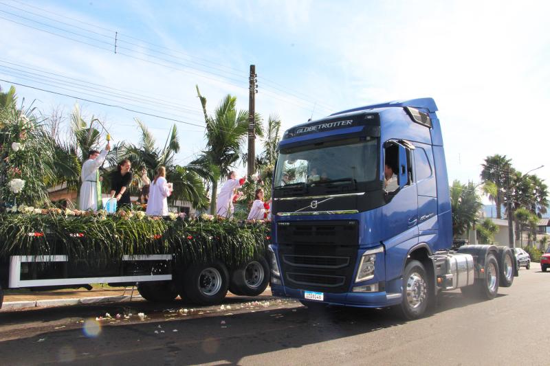 Carreata com bênção dos veículos e motoristas ocorre após a missa (Foto: Arquivo JDI)