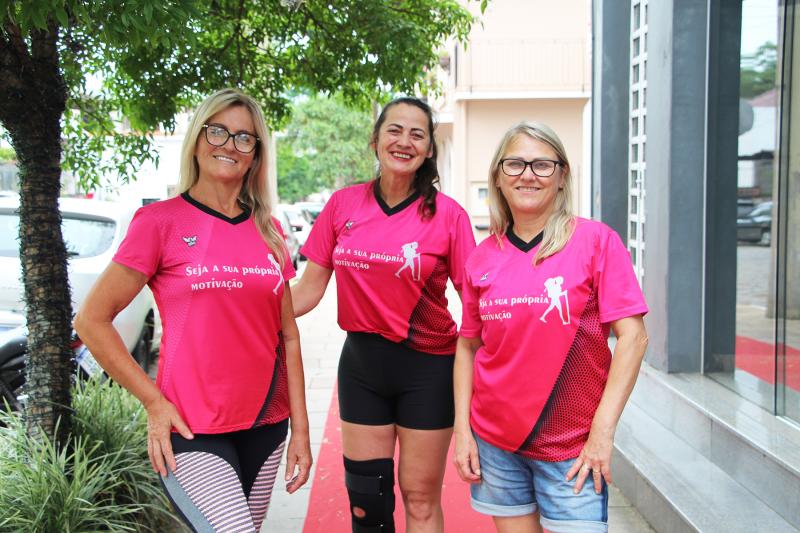 Vera, Nena e Juraci estiveram no JDI divulgando o grupo de caminhadas