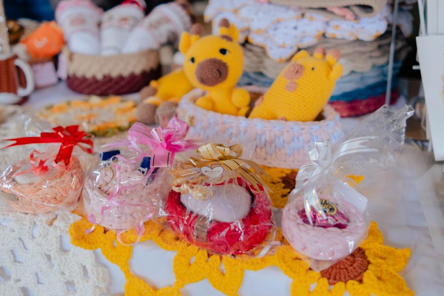 Crochê de tapetes, animais e enfeites