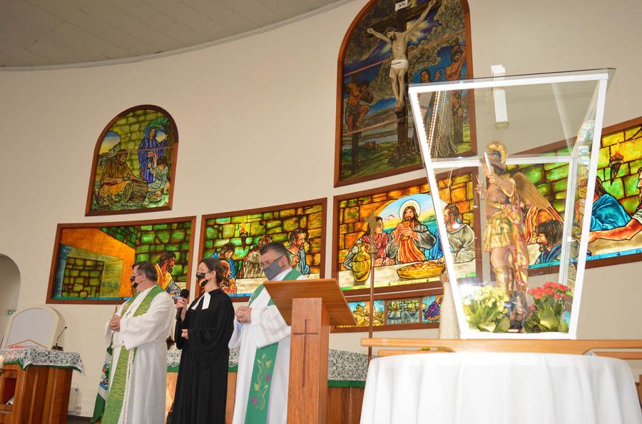 Culto foi celebrado pelos pastores Oscar e Cláudia e pelo padre Dirceu