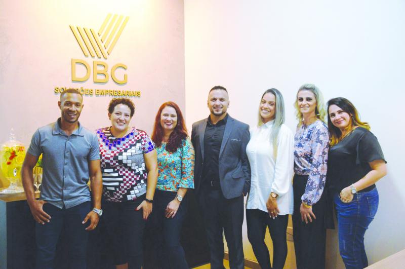 Equipe da DBG Soluções Empresariais é formada por Douglas, Marcele, Tatiana, Diego, Paola, Aline e Giuliana