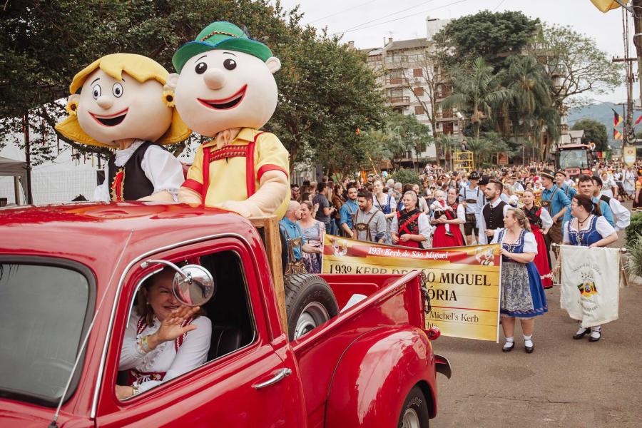 Desfile temático é atração no domingo (Foto: Divulgação / Kerb)