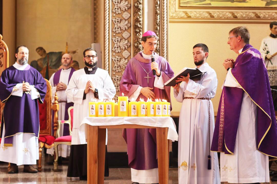 Fonte e fotos: Diocese de NH