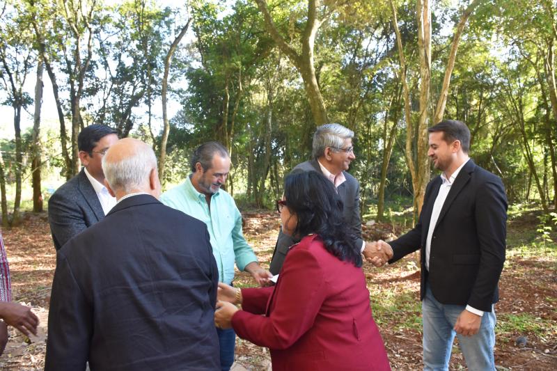 Dois Irmãos comemora permanência e construção de nova fábrica da Mahindra