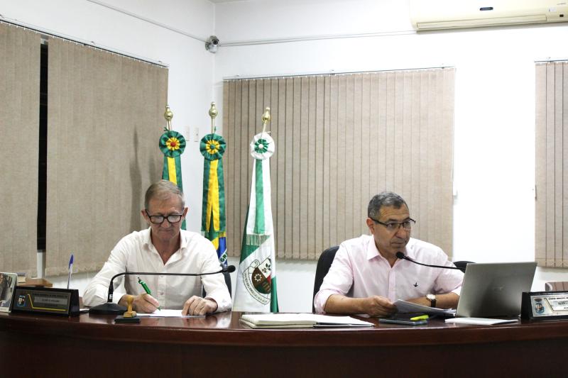 Secretário Elony e presidente Tavares, da mesa diretora de Dois Irmãos (Foto: Divulgação / Câmara DI)