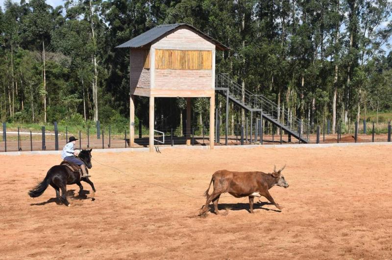 Dois Irmãos sedia 1ª Festa Campeira com entrega do Centro de Eventos Tradicionalistas