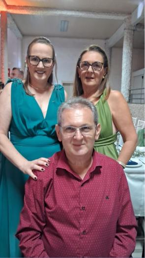 Edina, Cristina e João Guilherme