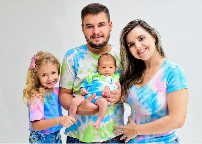 Em família: Sara, Marcelo, Gloriane e o pequeno Elias (Foto Dois Irmãos)