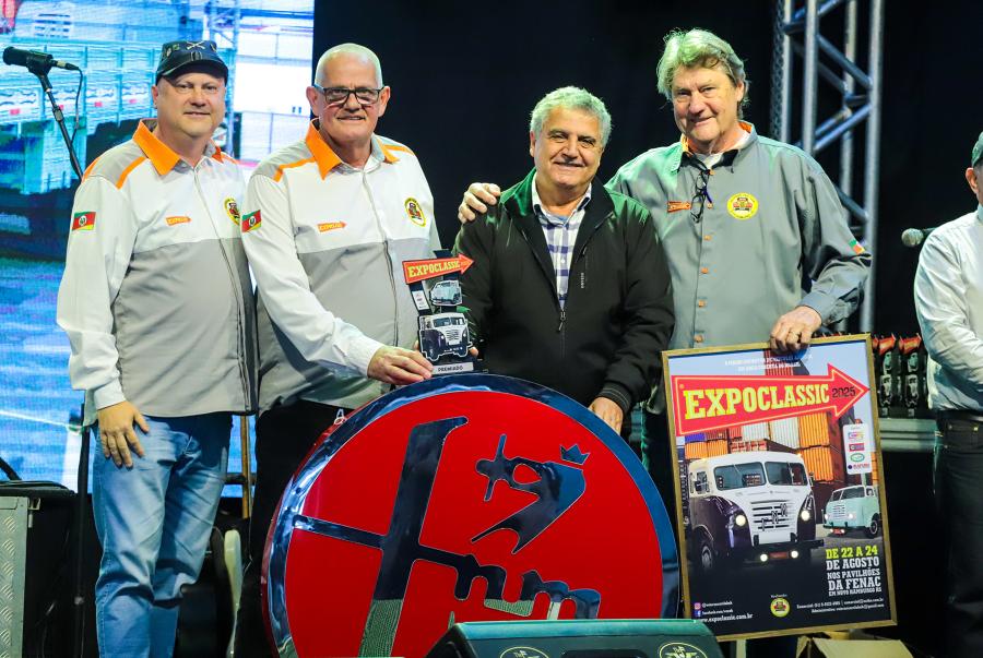 Empresário Osvaldo Strada recebeu homenagem