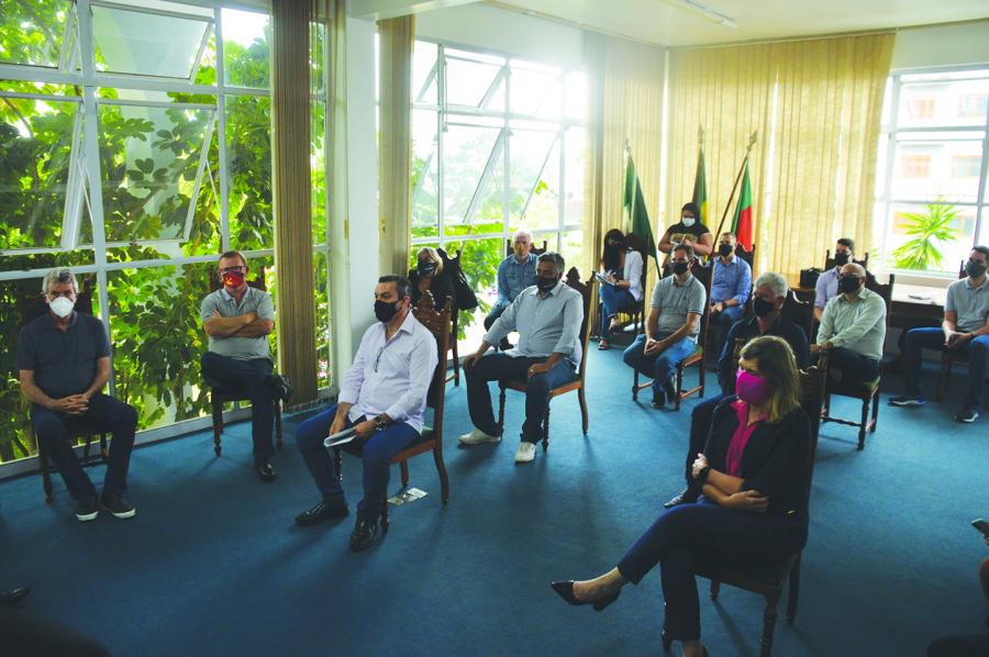 Encontro reuniu autoridades e empresários da região