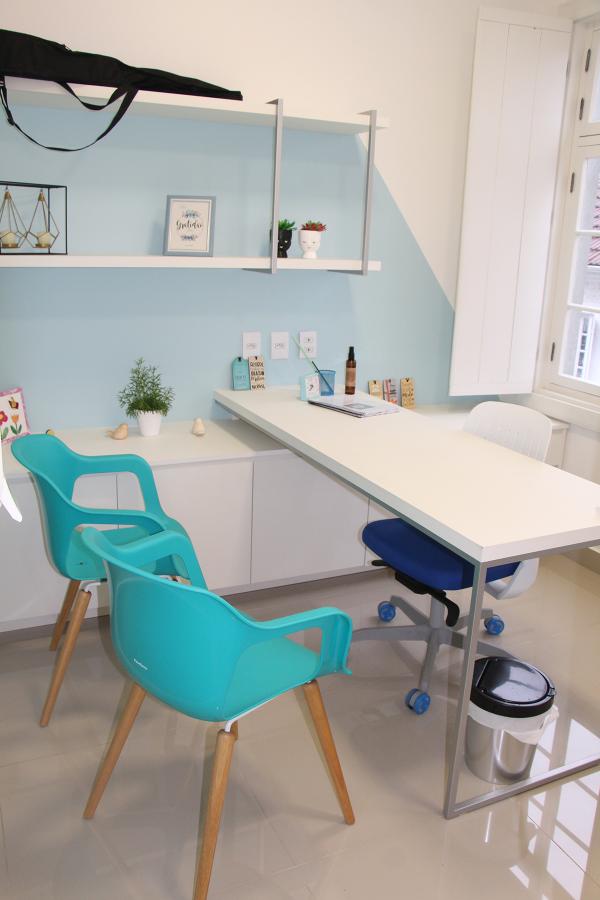 Espaço amplo e moderno para receber pacientes e familiares cuidadores