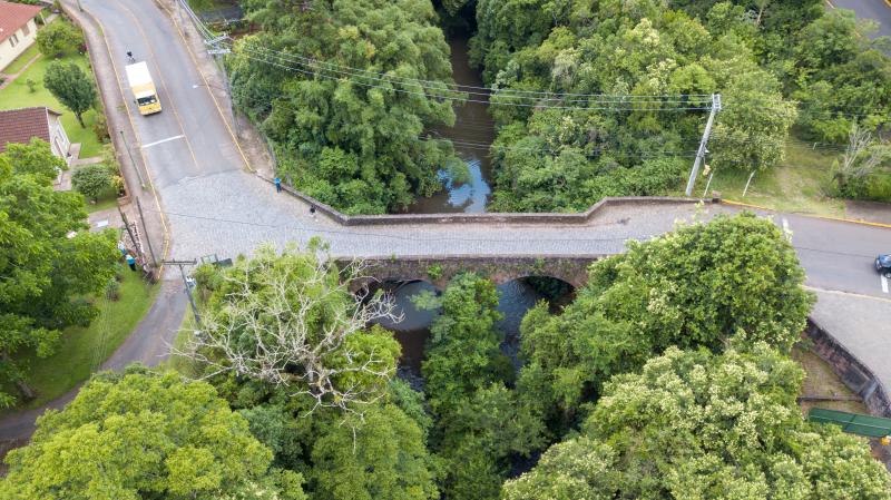 Nova estrutura será construída próximo da Ponte de Pedra (Foto: Marcio A. Blume)