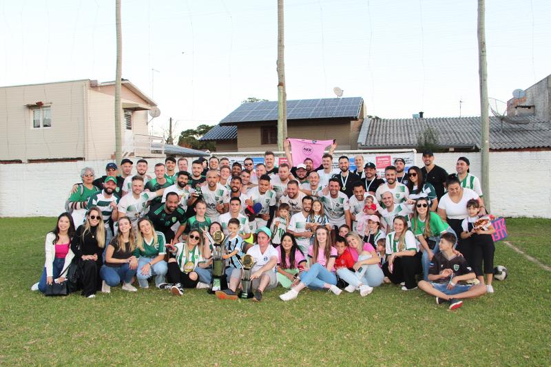 Jogadores e torcida comemoraram a conquista