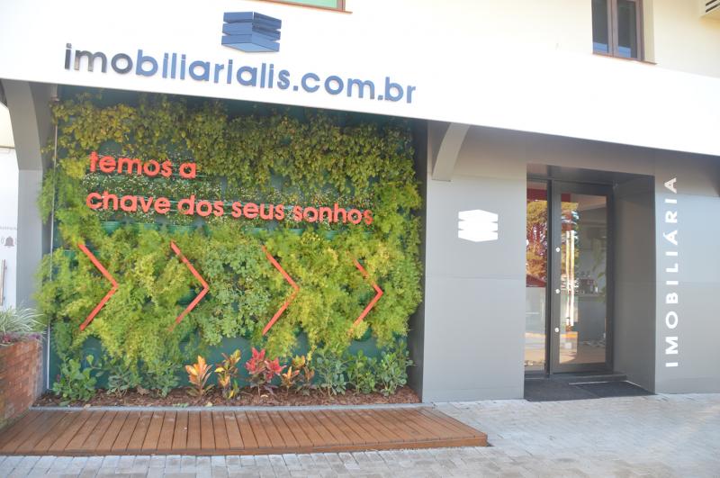 Endereço é Av. 10 de Setembro, 831