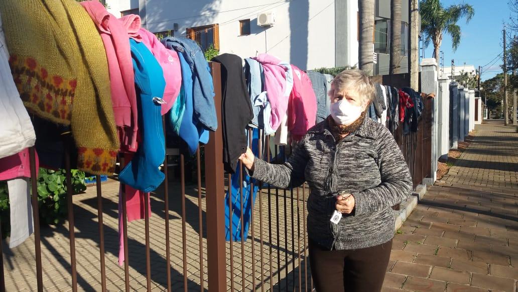 Ivoni, de 70 anos, começou a ação na manhã desta quinta-feira (29)