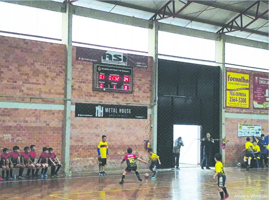 Jogos marcaram inauguração do placar eletrônico