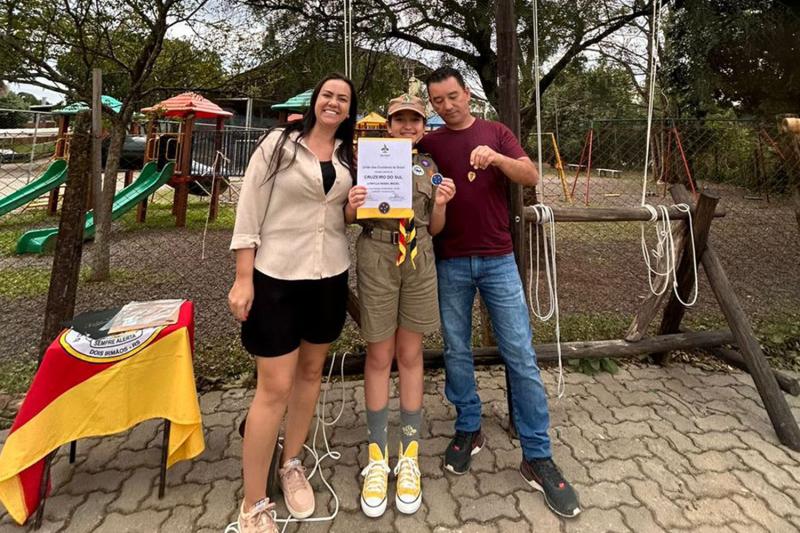 Orgulhosos, os pais Cleide Marlene Henzel e Gilmar Maciel celebraram a conquista de Haylla